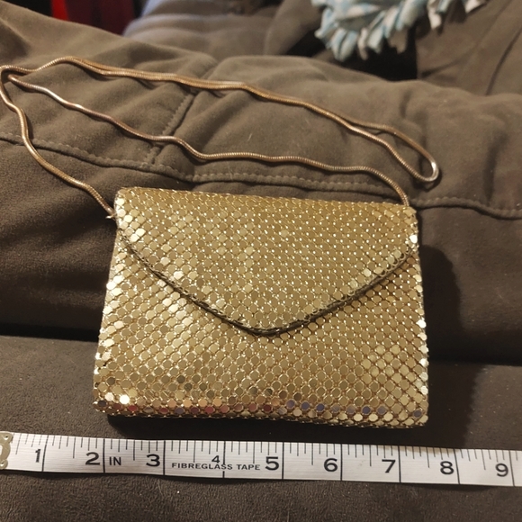 Gold Coin Mesh Vintage Clutch - Picture 8 of 9